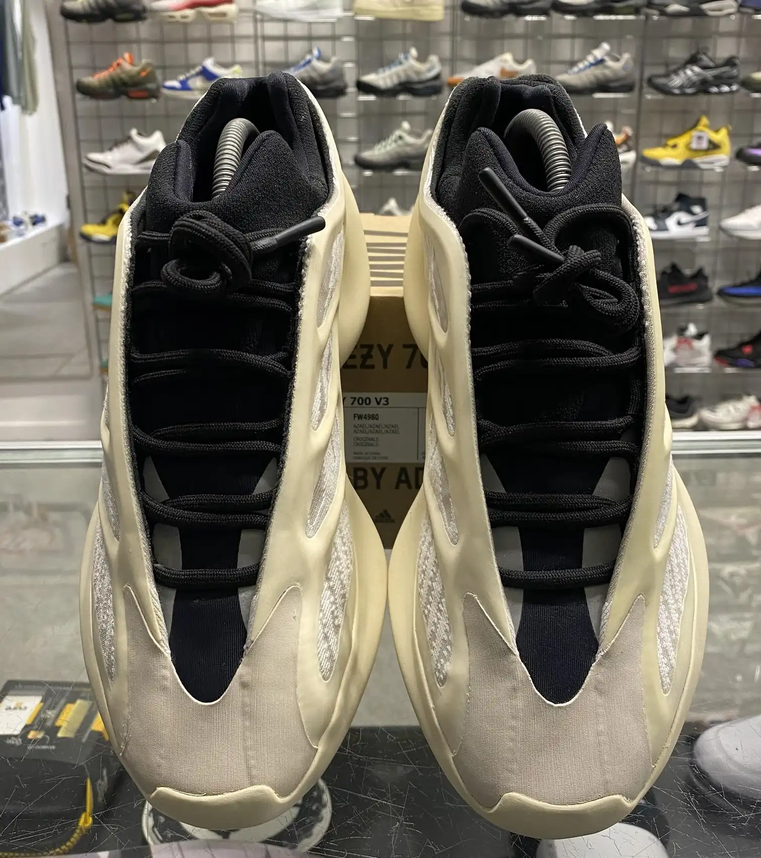 Adidas Yeezy 700 V3 'Azael' UK8.5