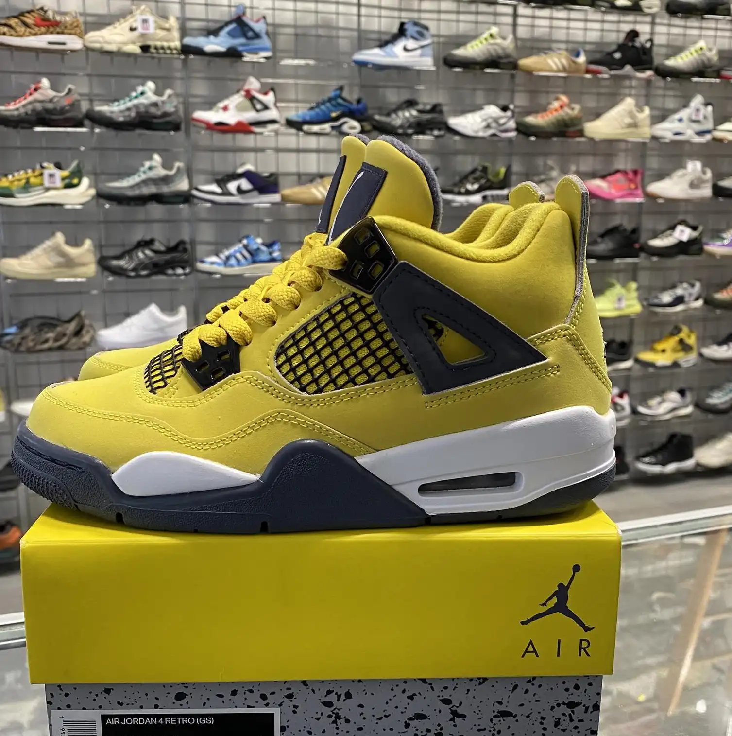 Air Jordan 4 Retro 'Lightning' GS (2021) UK3