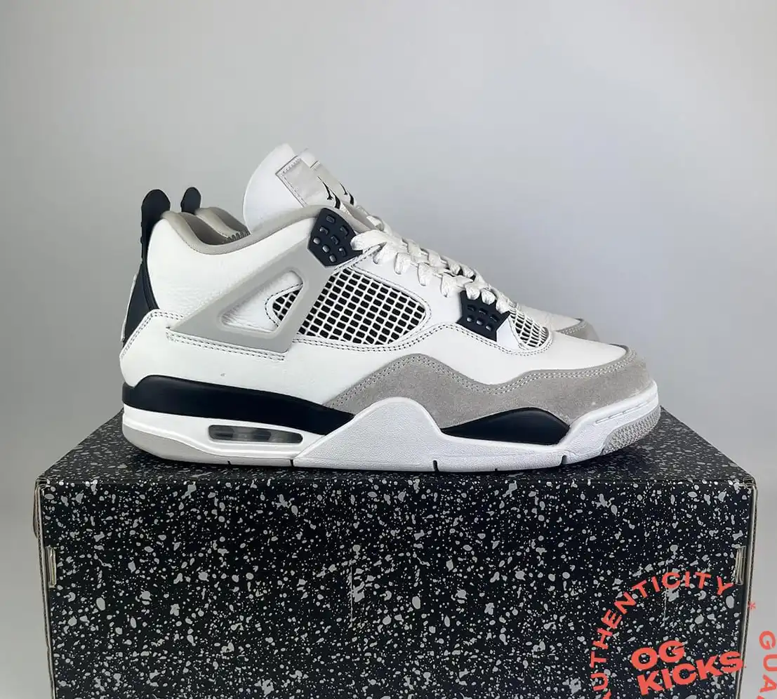 Jordan 4 Retro Military Black UK9