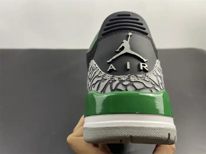 Air Jordan 3 Pine Green CT8532-030