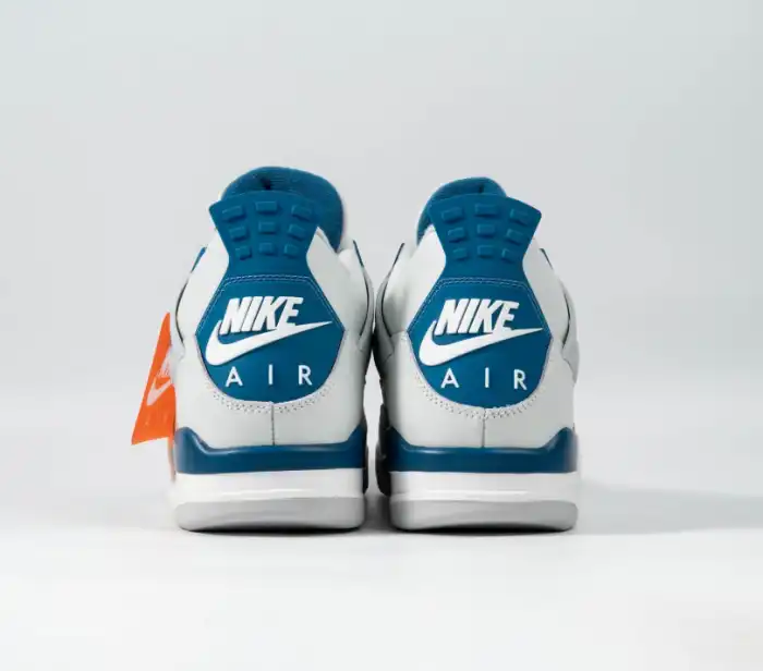 Jordan 4 Retro Military Blue (2024)