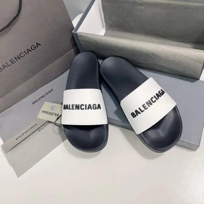 Rep BLCG SLIPPERS