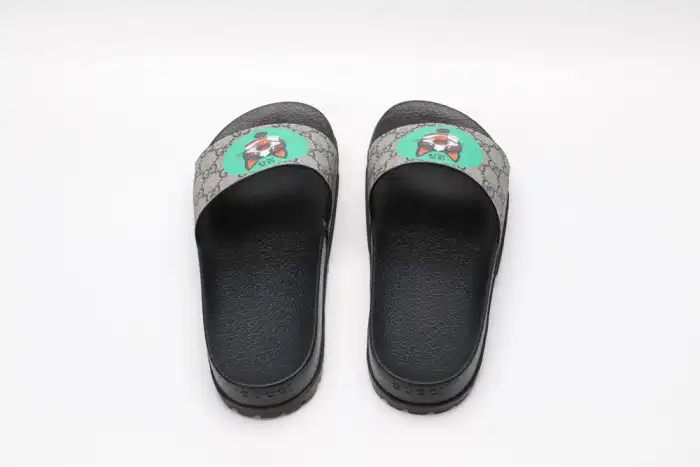 GUCC SLIPPERS