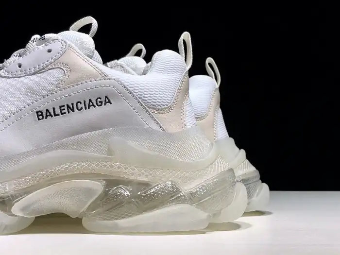 Rep BLCG Triple S Clear Sole White 541624 W09E1 9000