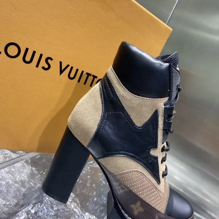 LOUS VUITON BROWN STAR TRAIL ANKLE BOOTS