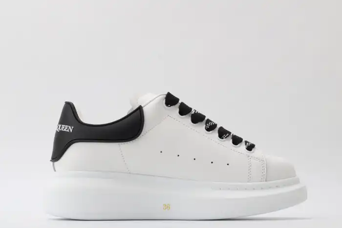 MQ SNEAKERS