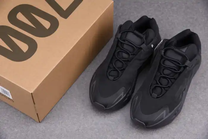 Rep Adidas Yeezy Boost 700 MNVN Triple Black FV4440