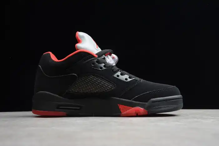 Air Jordan 5 Retro Low Alternate 90 black  red mens 819171-001