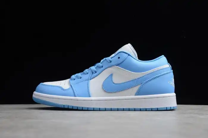 Air Jordan 1 Low UNC (W) AO9944-441