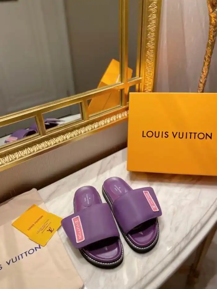 LV SLIPPERS