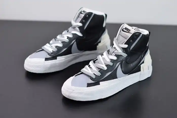 Rep SACAI X NIKE BLAZER MID BLACK GREY BV0072-002