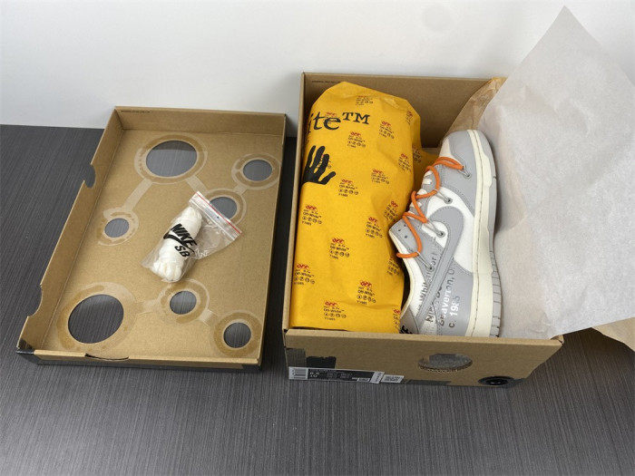 Off-White x Dunk Low 'Lot 44 of 50' DM1602-104