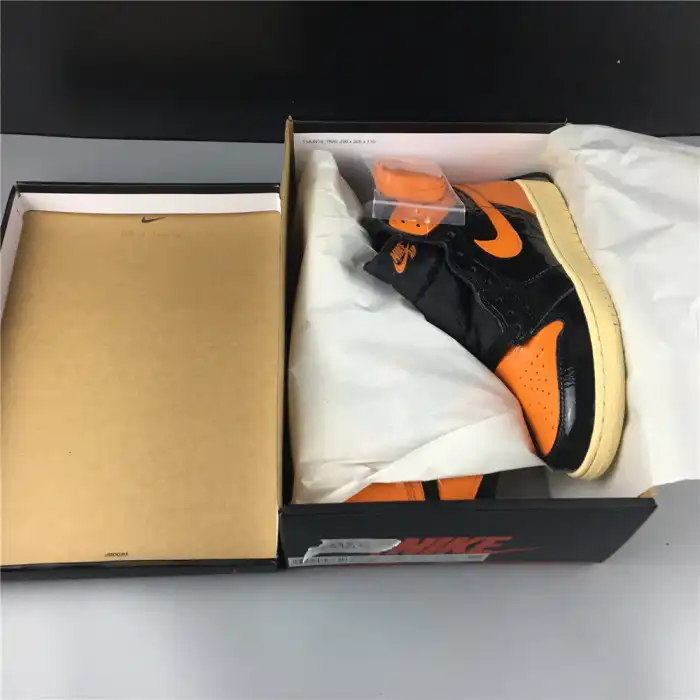 Air Jordan 1 Retro High Shattered Backboard 3.0 - 555088-028