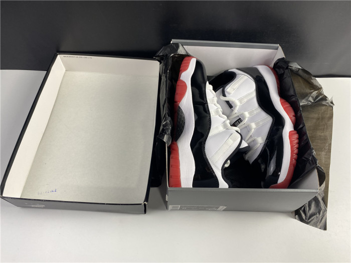 Air Jordan 11 Retro Low Concord Bred AV2187-160