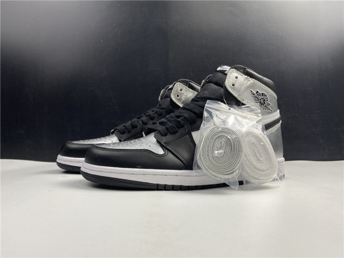 Onekick AIR JORDAN 1 HIGH OG WMNS SILVER TOE CD0461-001