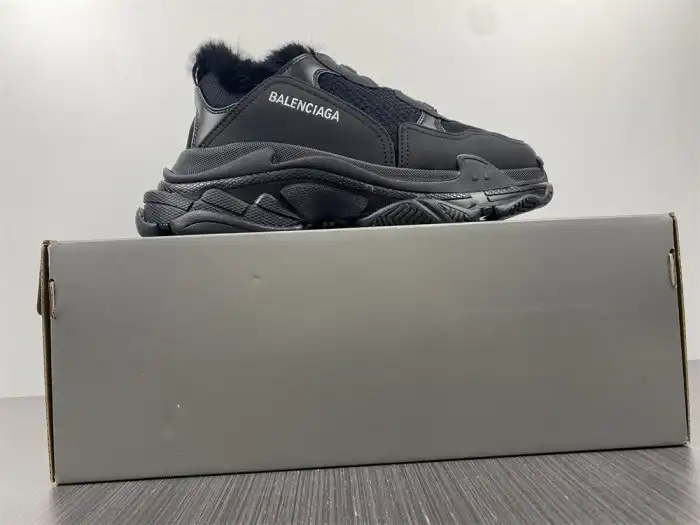 Cheap BLCG TRIPLE S SNEAKER 68563 W3CQ5 1000