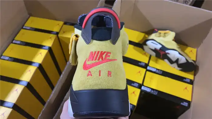 AIR JORDAN 6 YELLOW X TRAVIS SCOTT CN1084-300