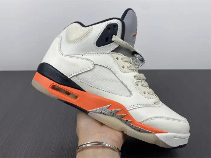 Jordan 5 Retro Total Orange DC1060-100