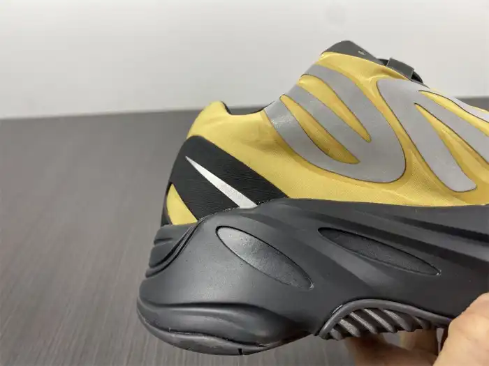 Cheap Yeezy Boost 700 MNVN 'Honey Flux' GZ0717