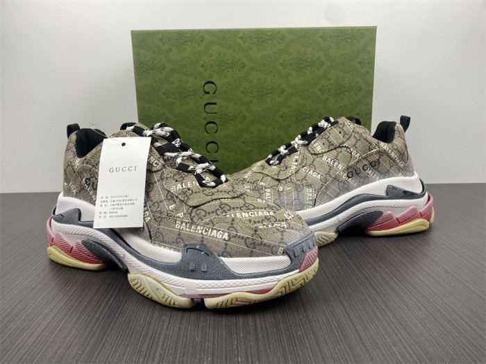 Onekick GUCC*BLCG TRIPLE S SNEAKER 677192 ULZ10 9795