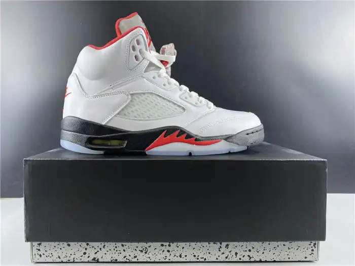 Rep Onekick Air Jordan 5 Retro Fire Red Silver Tongue (2020) DA1911-102