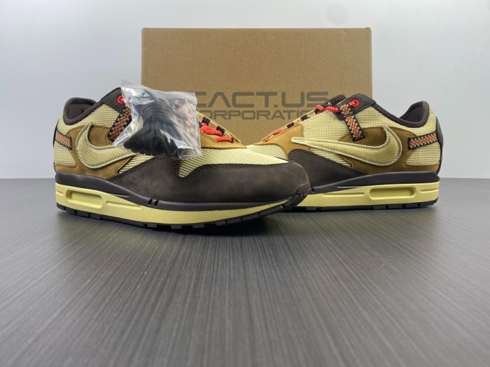 Onekick TRAVIS SCOTT x NIKE AIR MAX 1 DO9392-200