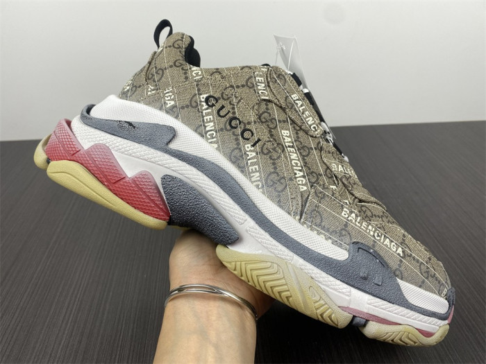 Onekick GUCC*BLCG TRIPLE S SNEAKER 677192 ULZ10 9795