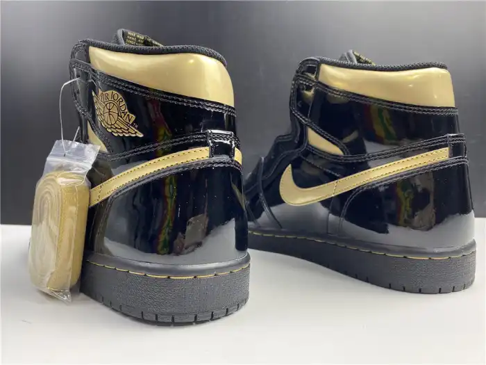 Rep AIR JORDAN 1 RETRO HIGH BLACK METALLIC GOLD (2020) 555088-032