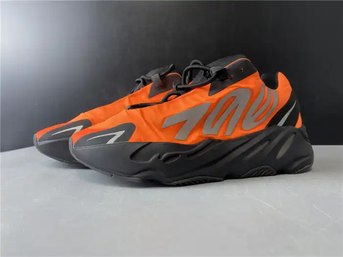 Onekick Adidas Yeezy Boost 700 MNVN Orange FV3258