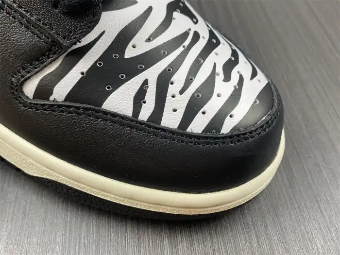 Quartersnacks x Dunk Low SB 'Little Debbies Zebra Cakes' DM3510-001