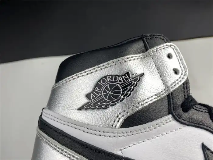 Cheap AIR JORDAN 1 HIGH OG WMNS SILVER TOE CD0461-001