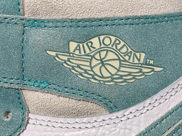 Air Jordan 1 Retro High OG Turbo Green 555088-311