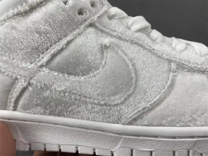 Rep Dover Street Market x Nike Dunk Low Triple White DH2686-100