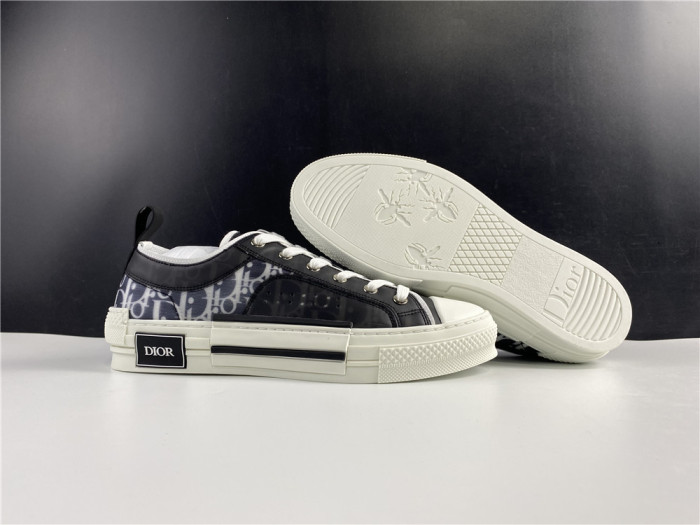 DR B23 Low Top Oblique Sneaker Black & White