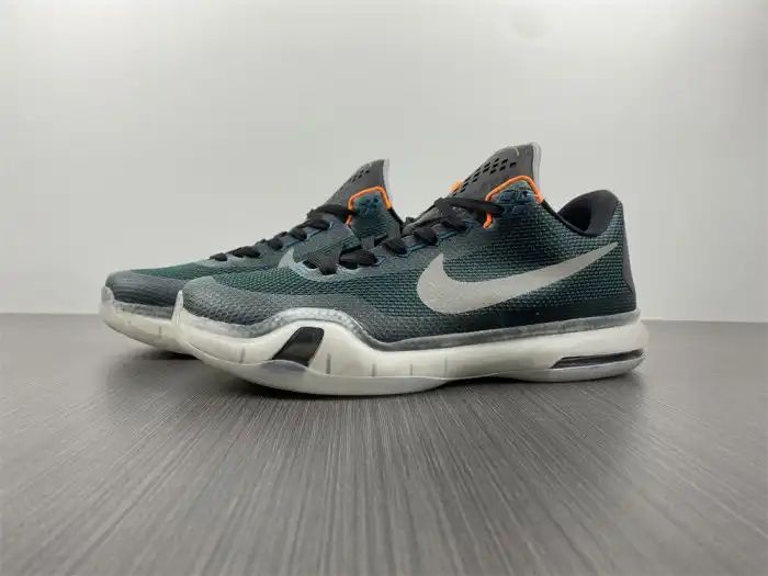 Onekick Nike Kobe 10 Flight 705317-308