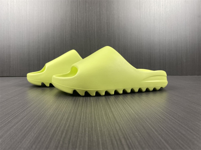 Onekick Adidas Yeezy Slide Green GX6138