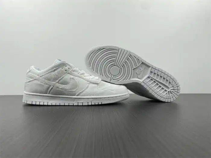 Rep Dover Street Market x Nike Dunk Low Triple White DH2686-100