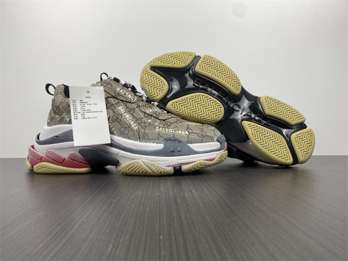 Onekick GUCC*BLCG TRIPLE S SNEAKER 677192 ULZ10 9795