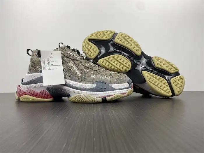 Cheap GUCC*BLCG TRIPLE S SNEAKER 677192 ULZ10 9795