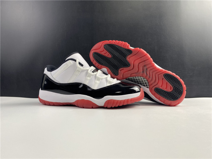 Air Jordan 11 Retro Low Concord Bred AV2187-160