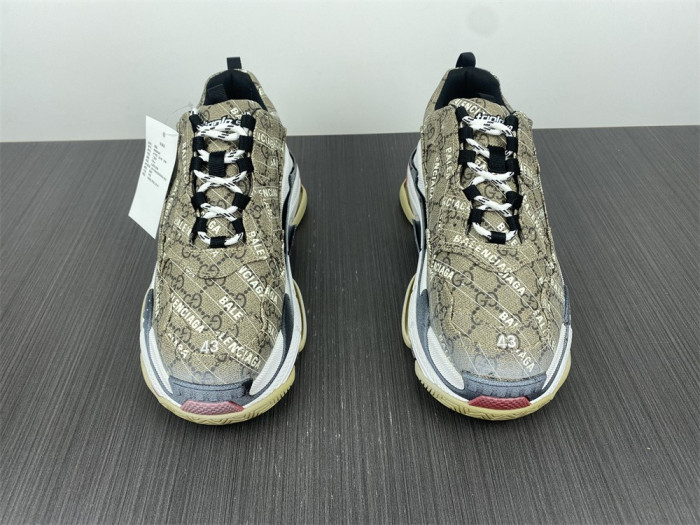 Onekick GUCC*BLCG TRIPLE S SNEAKER 677192 ULZ10 9795