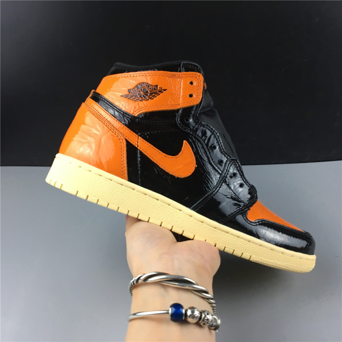 Air Jordan 1 Retro High Shattered Backboard 3.0 - 555088-028