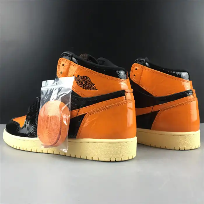 Air Jordan 1 Retro High Shattered Backboard 3.0 - 555088-028