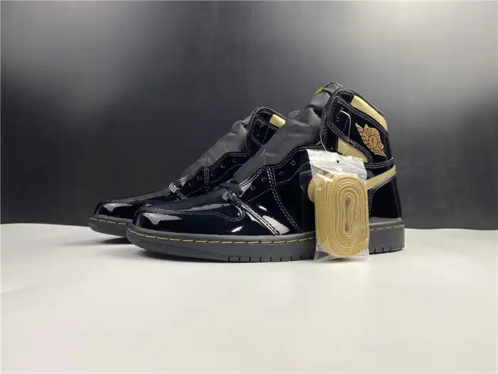 AIR JORDAN 1 RETRO HIGH BLACK METALLIC GOLD (2020) 555088-032