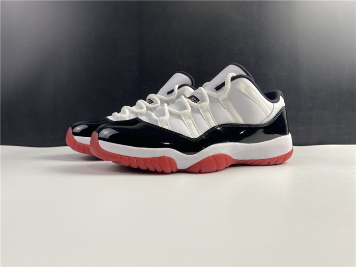 Air Jordan 11 Retro Low Concord Bred AV2187-160