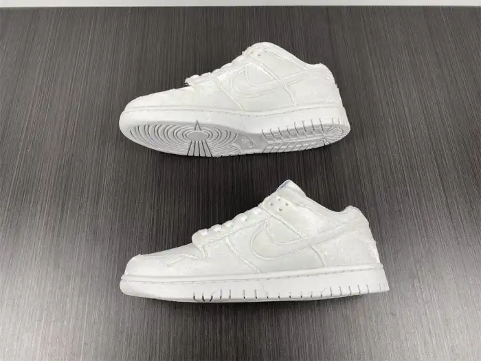 Rep Dover Street Market x Nike Dunk Low Triple White DH2686-100