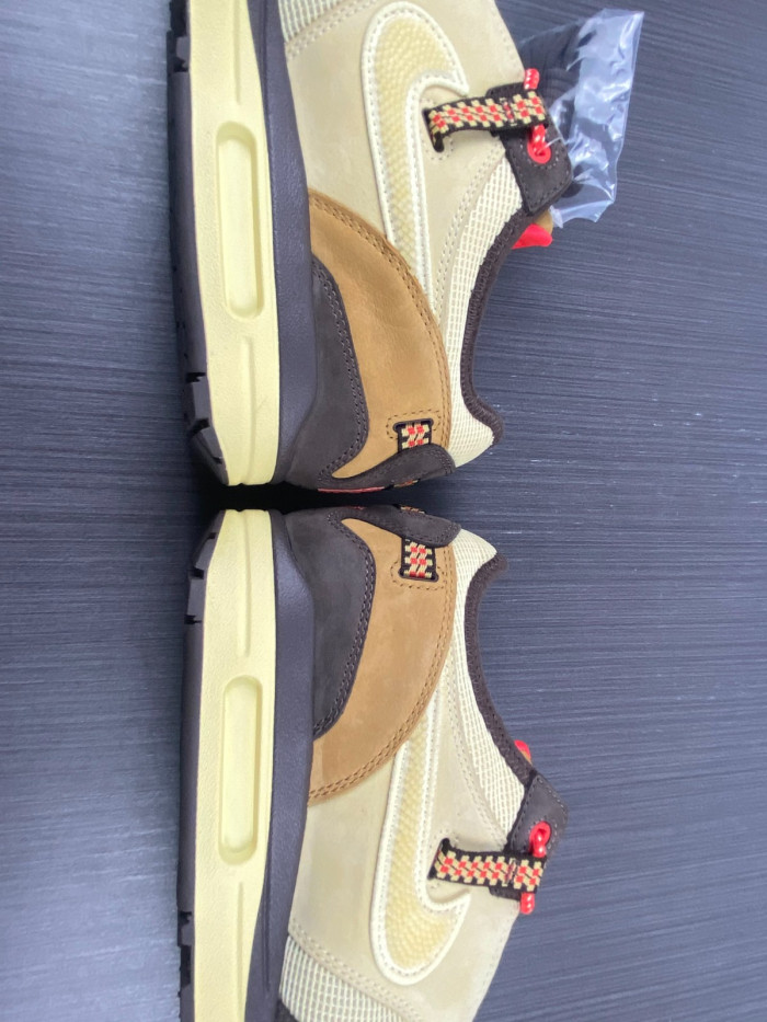 Onekick TRAVIS SCOTT x NIKE AIR MAX 1 DO9392-200