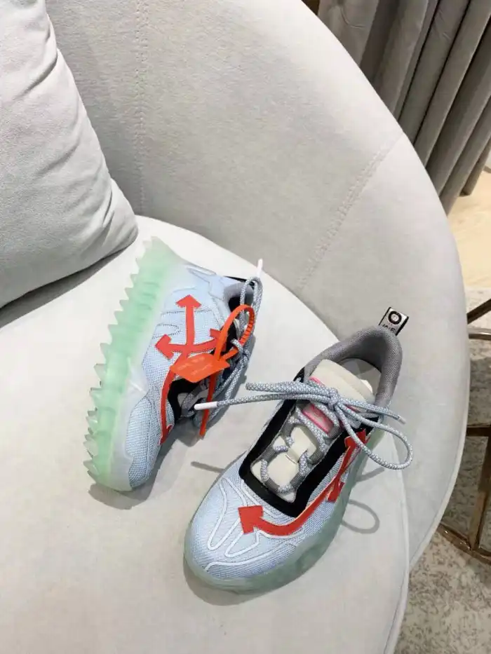 OFF-WHITE C O ODSY-1000 SNEAKER