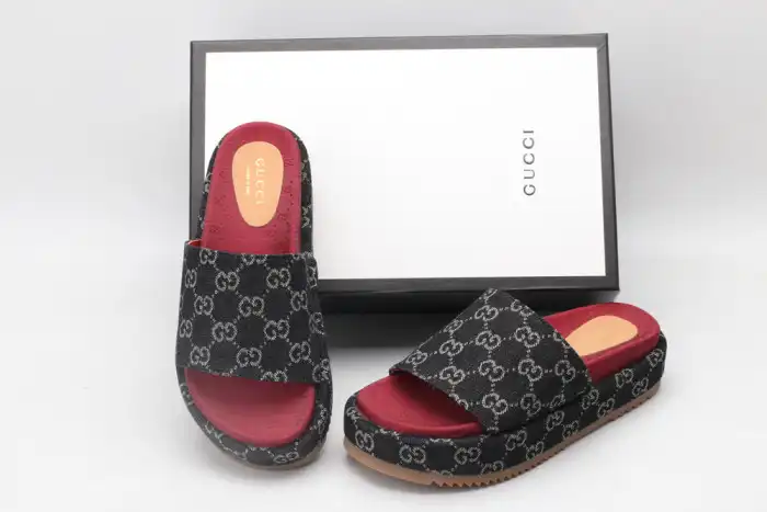 Chep Onekick GUCC SLIPPERS