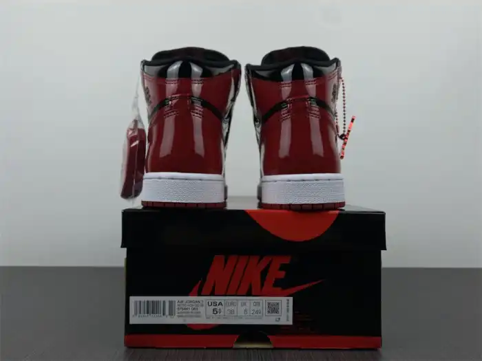 Air Jordan 1 High OG Bred Patent 555088-063